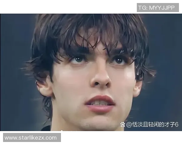 足球明星卡卡的肌肉训练秘诀与健身效果揭秘 足球明星卡卡的肌肉训练秘诀与健身效果揭秘